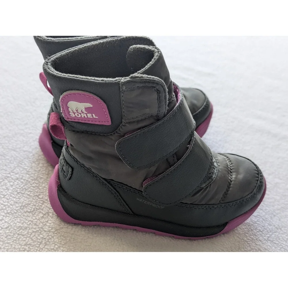 Sorel Boots Kids Youth Gray Pink Whitney II Cold Weather Strap Size US 9 EURO 26